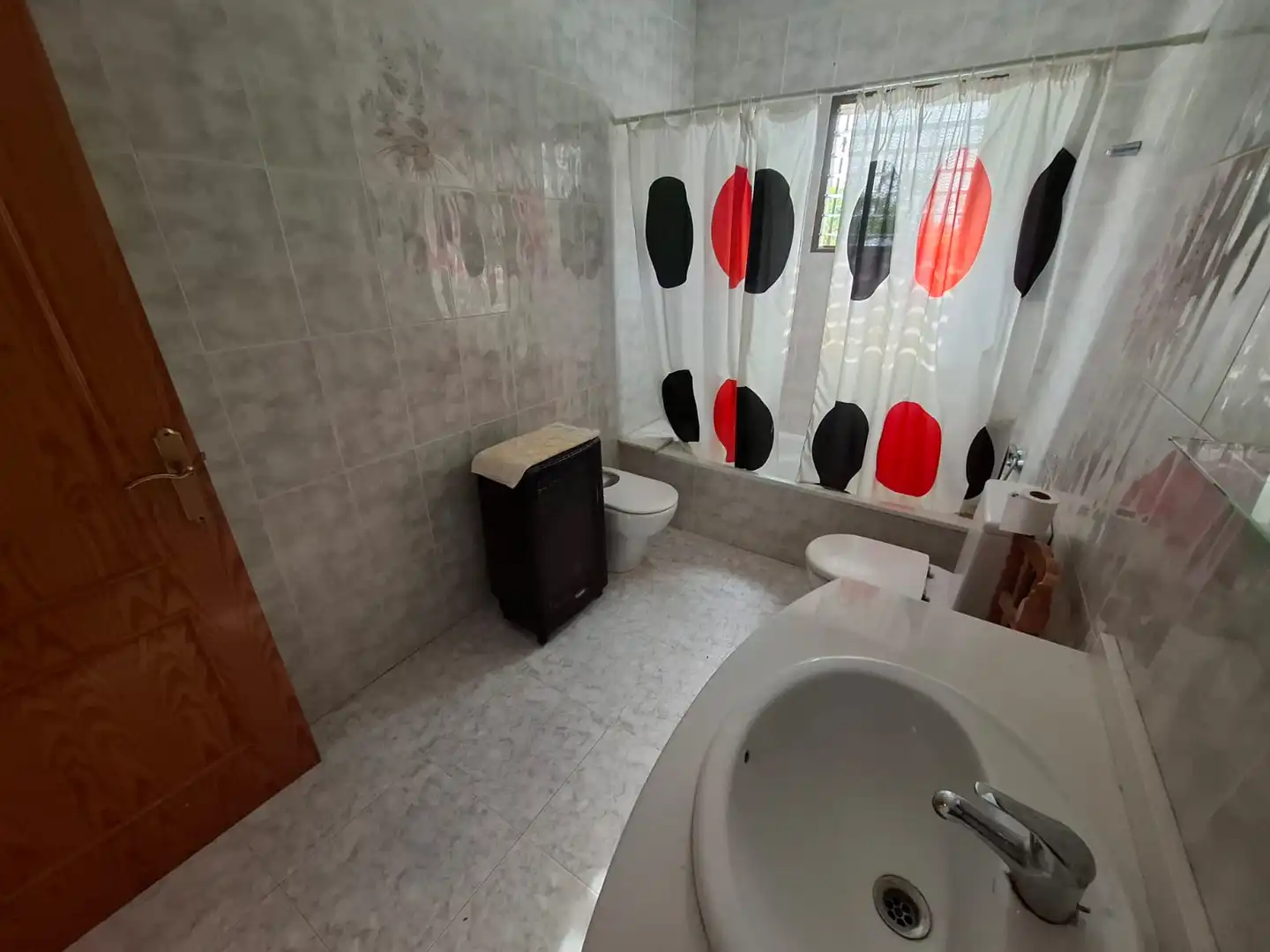Bany de Casa o xalet en venda en Elche / Elx amb Jardí privat i Moblat