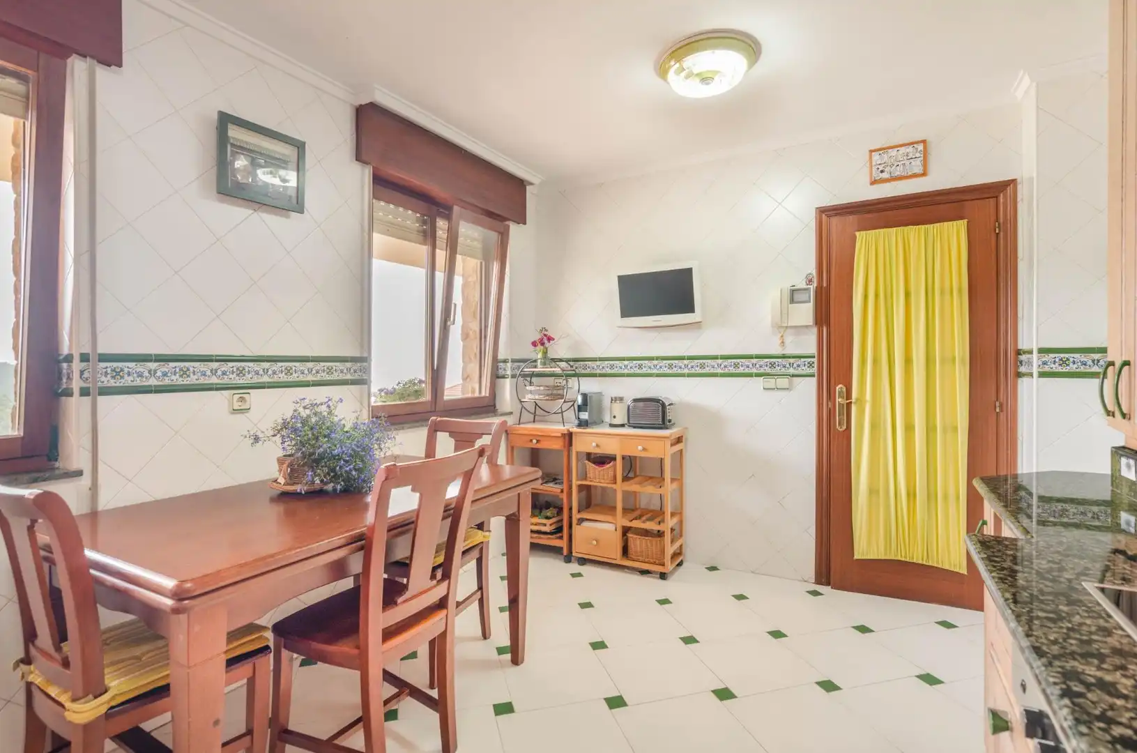 Cocina de Casa o chalet en venta en Pravia con Calefacción, Jardín privado y Parquet