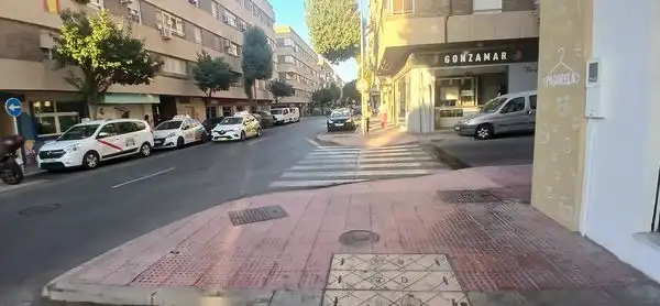 Außenansicht von Wohnung zur untervermieten in Almería mit Klimaanlage, Terrasse und Möbliert
