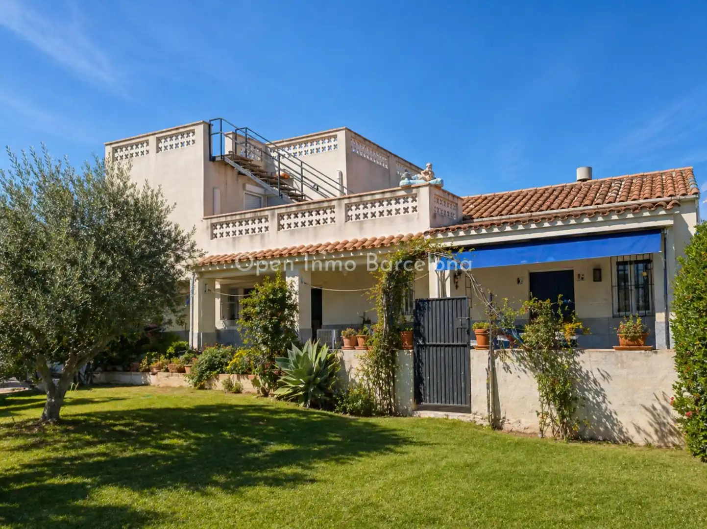 Jardí de Finca rústica en venda en Vilanova i la Geltrú amb Aire condicionat, Jardí privat i Terrassa
