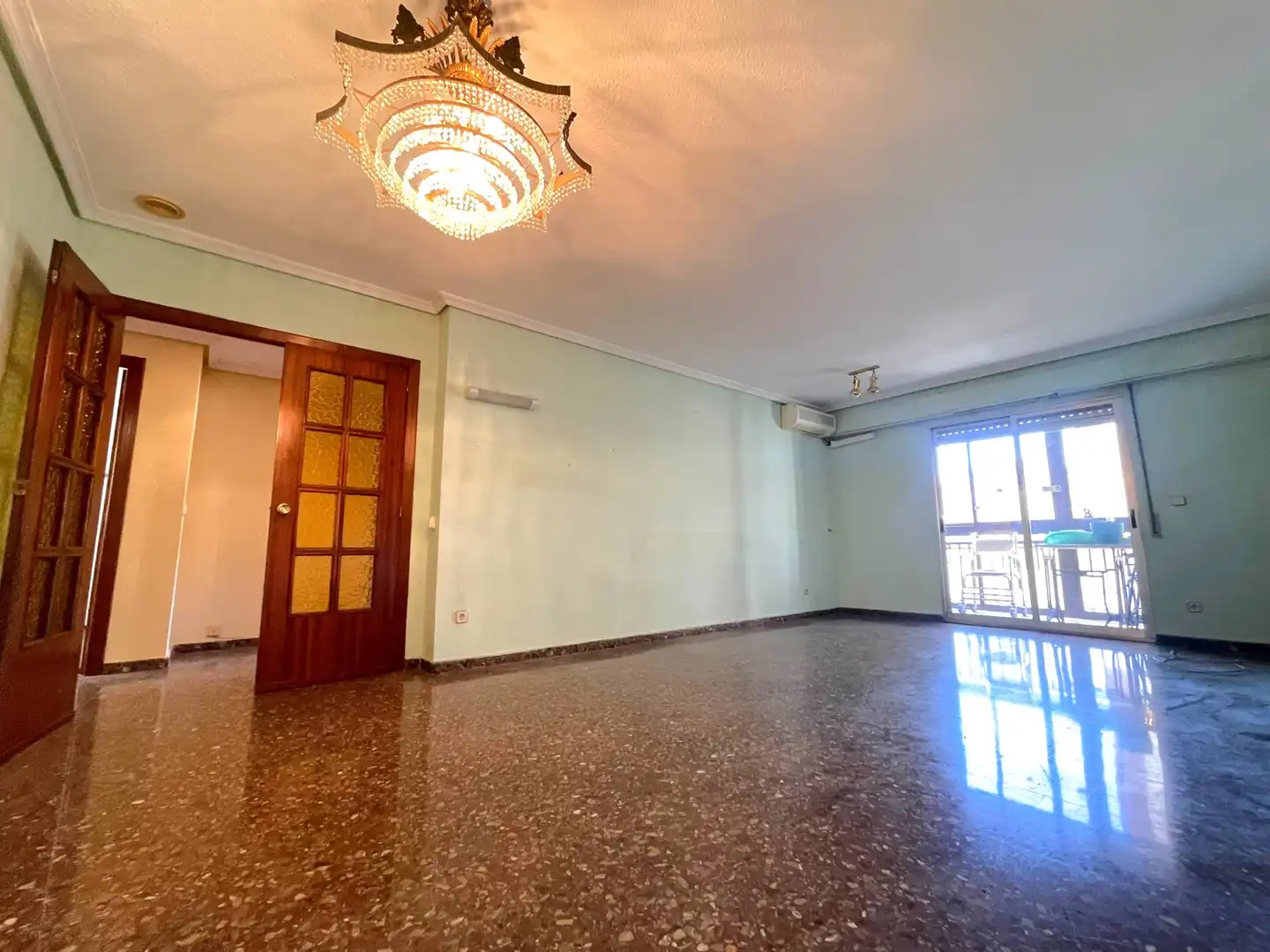 Sala d'estar de Pis en venda en  Valencia Capital amb Aire condicionat, Moblat i Balcó