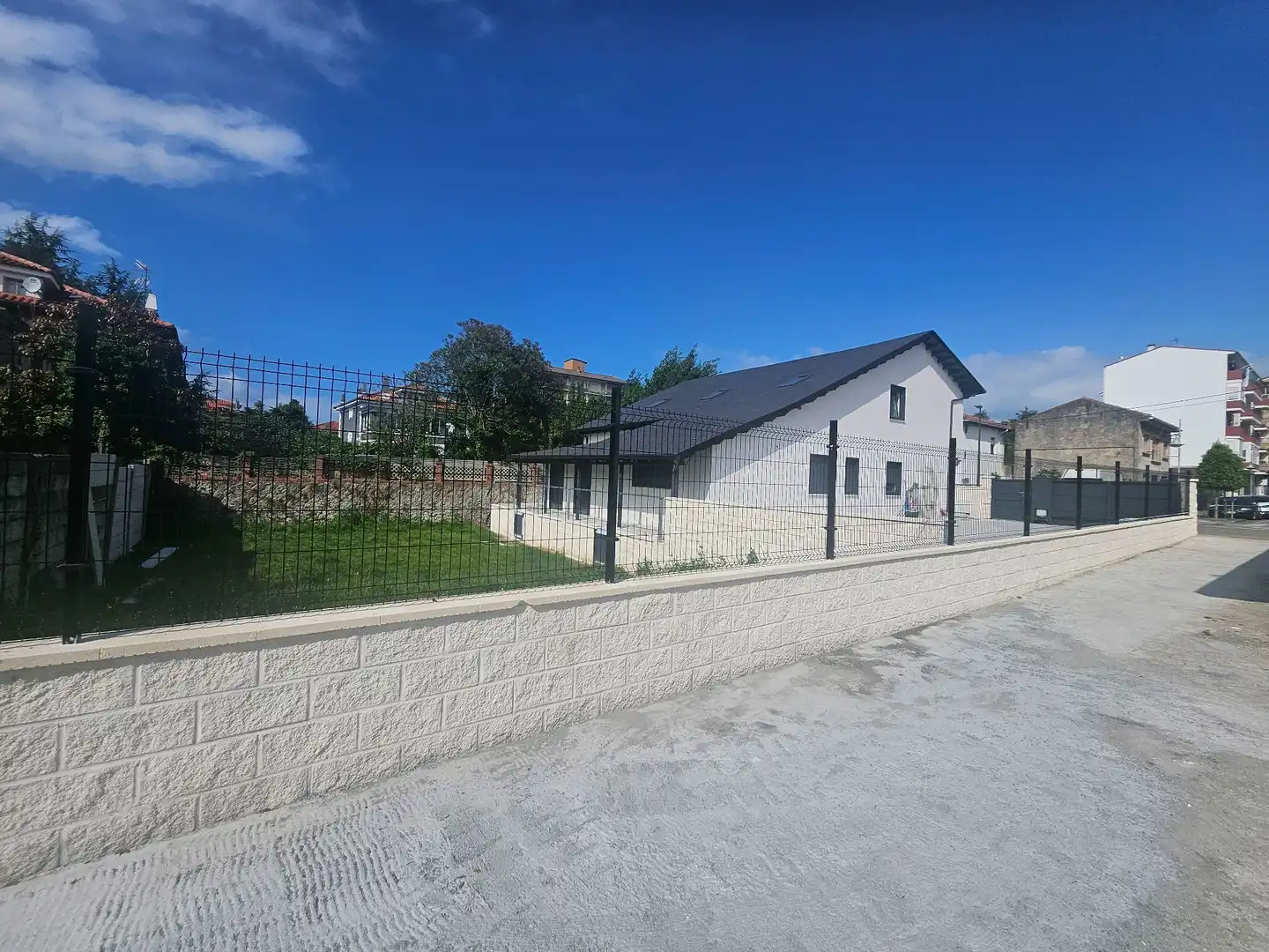 Exterior view of Houses for sale in Torrelavega   with Private garden