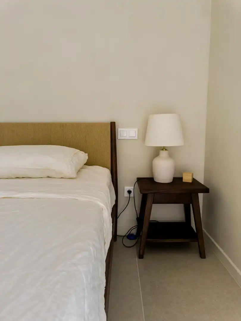 Habitación de Apartamento de alquiler en Estepona con Aire acondicionado, Terraza y Piscina