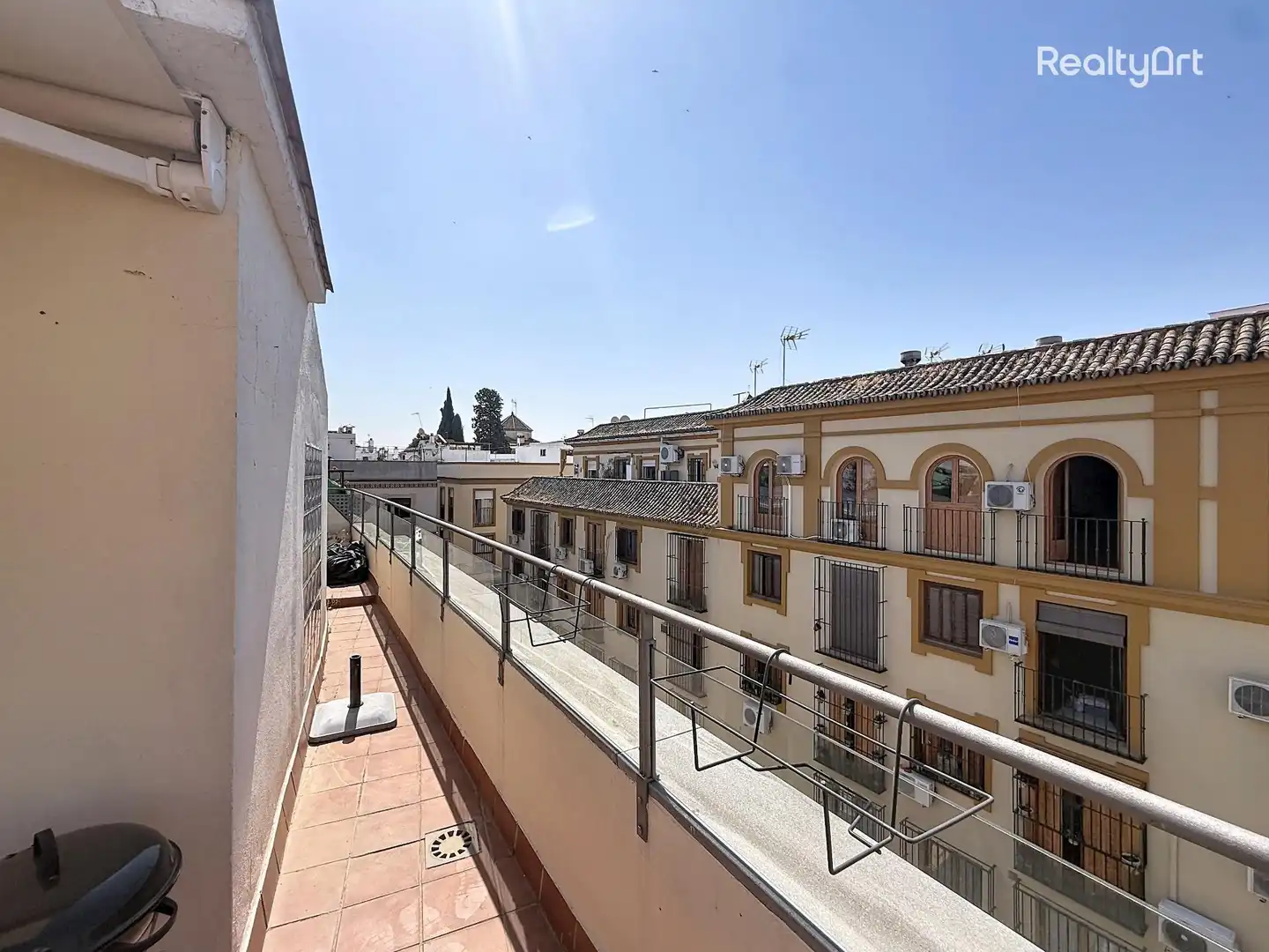 Vista exterior de Ático en venta en Sevilla