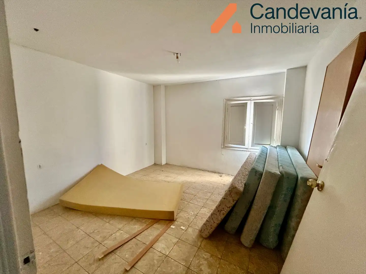 Habitación de Nave industrial en venta en Zuera