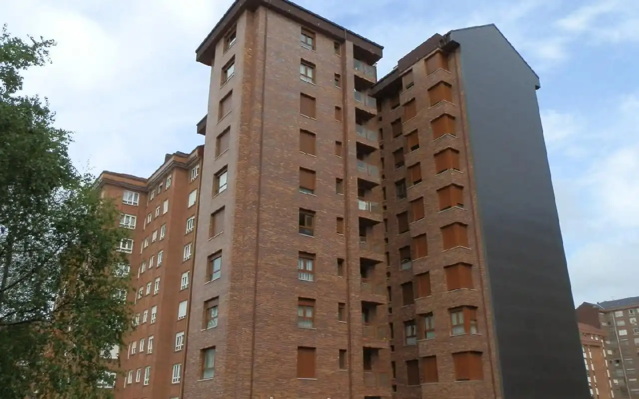 Piso en venta en Calle de Ramón Granda, El Carbayedo - El Quirinal