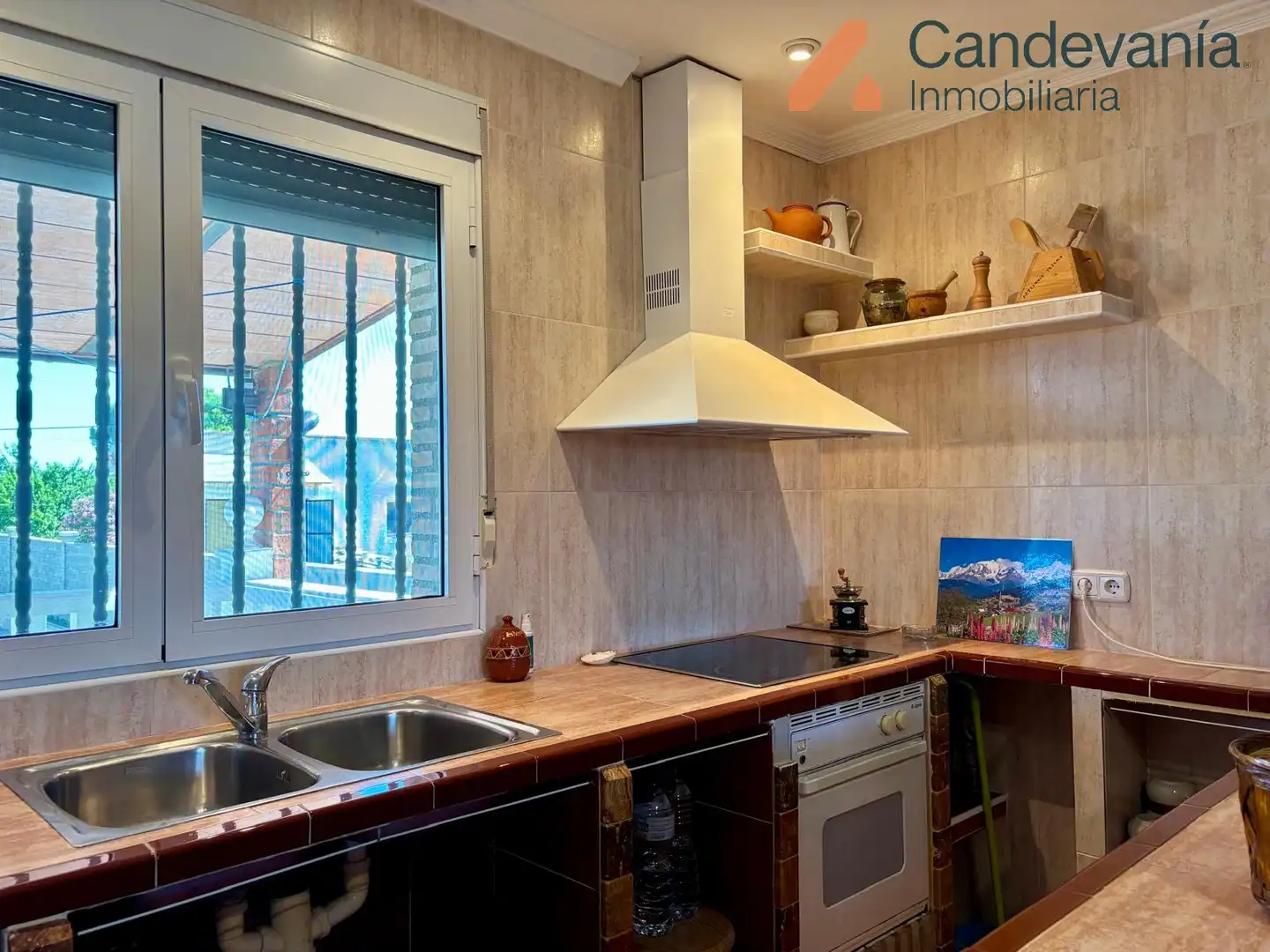 Cocina de Casa o chalet en venta en San Mateo de Gállego con Aire acondicionado, Calefacción y Jardín privado