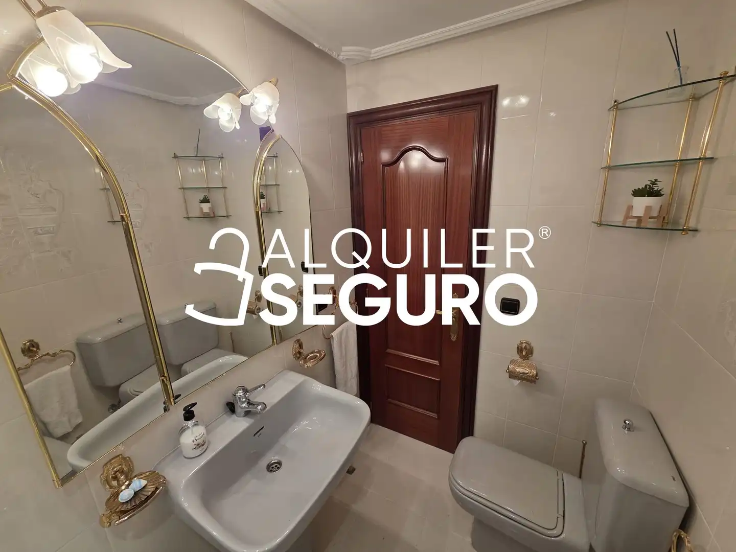 Bathroom of Flat for rent in Burgos  with Heating, Terrace and Furnished