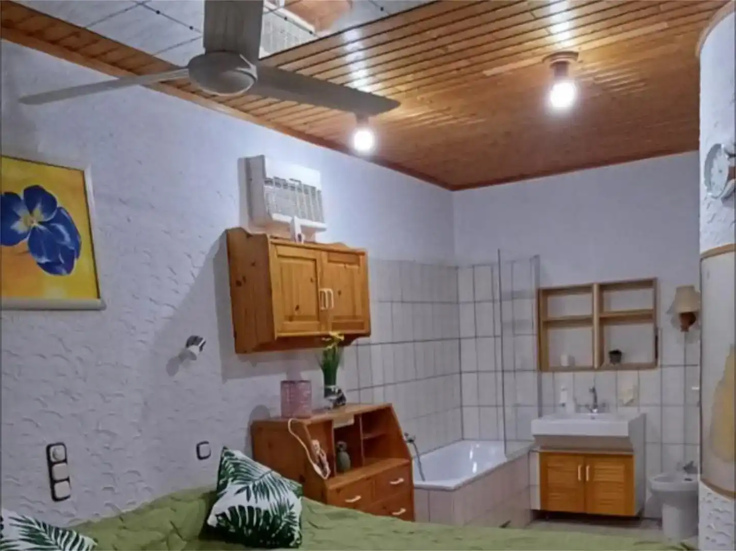 Badezimmer von Maisonette zur Miete in Empuriabrava mit Klimaanlage und Balkon