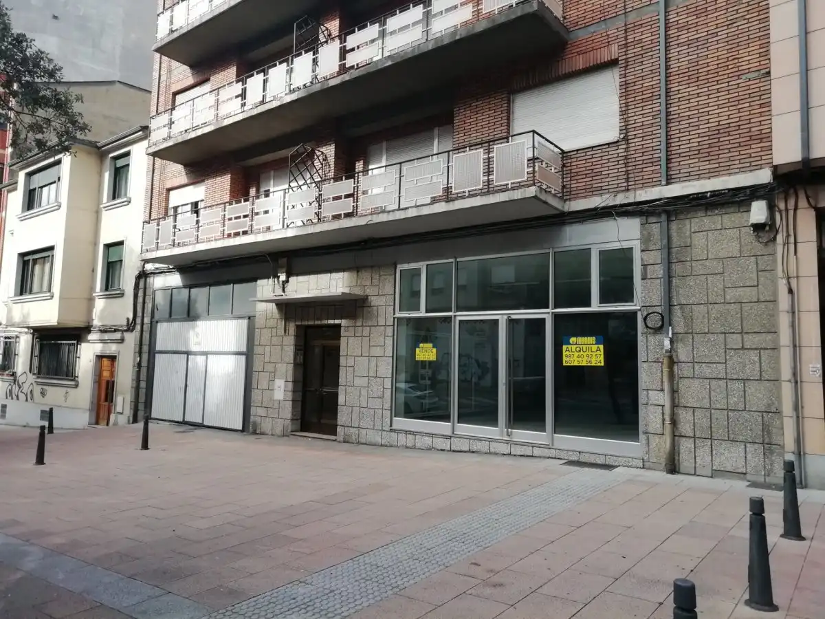 Local comercial en venda a Calle GENERAL VIVES
