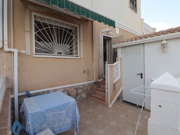 Maison mitoyenne avec piscine à vendre à Benijófar
