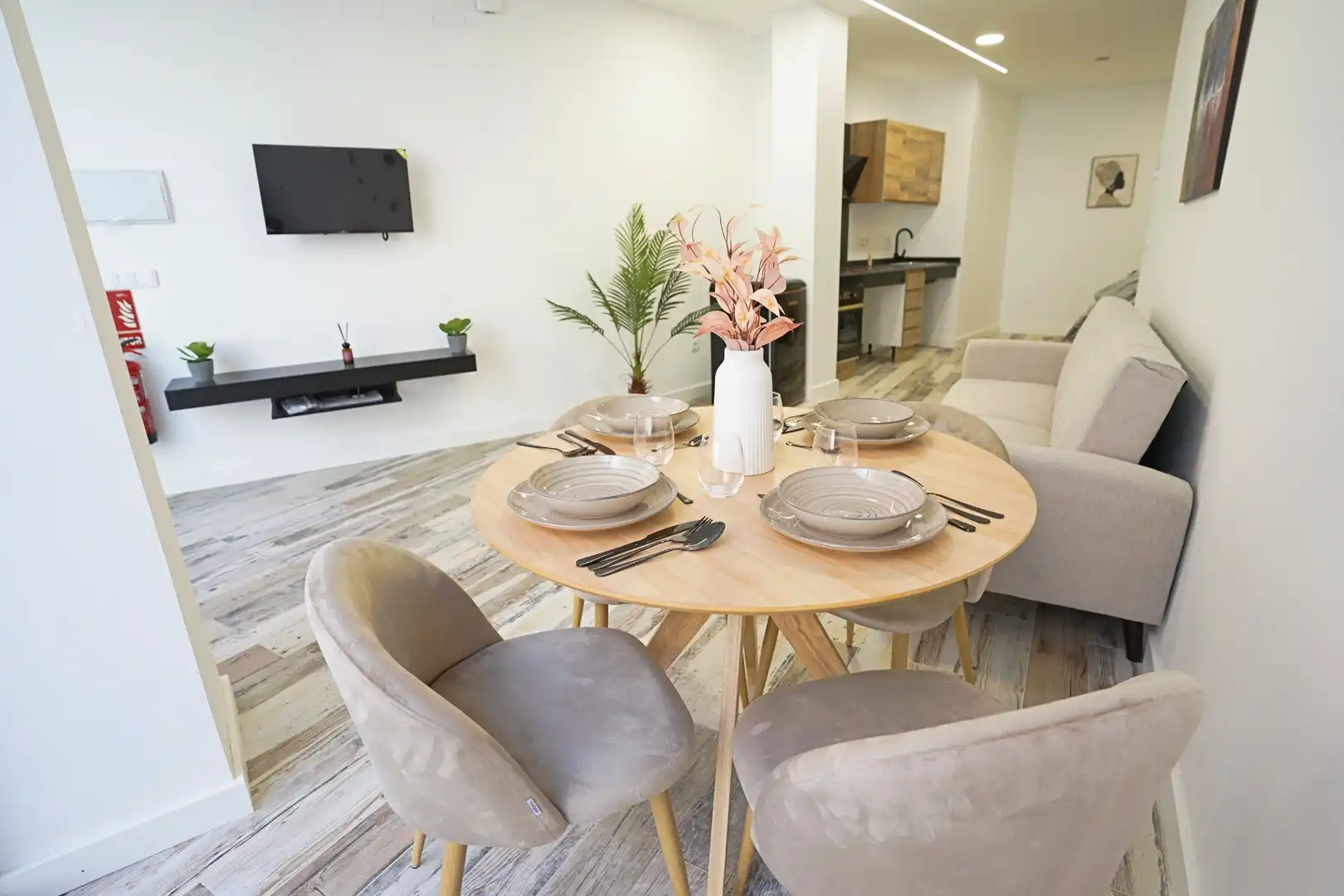 Dining room of Study for sale in Valencia  with Air Conditioner