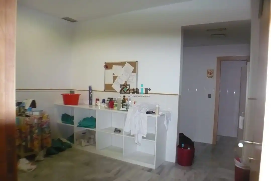 Business premises to rent in Calle Lardero, imagen 8