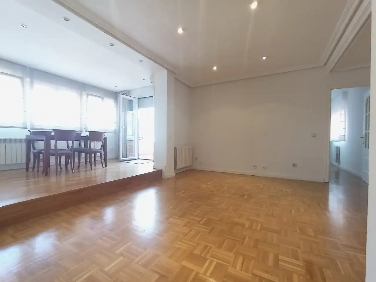 Sala d'estar de Àtic de lloguer en Madrid amb Aire condicionat, Calefacció i Parquet