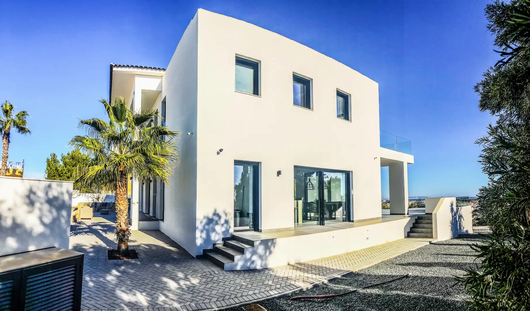 Vista exterior de Casa o xalet en venda en Rojales amb Aire condicionat, Jardí privat i Terrassa