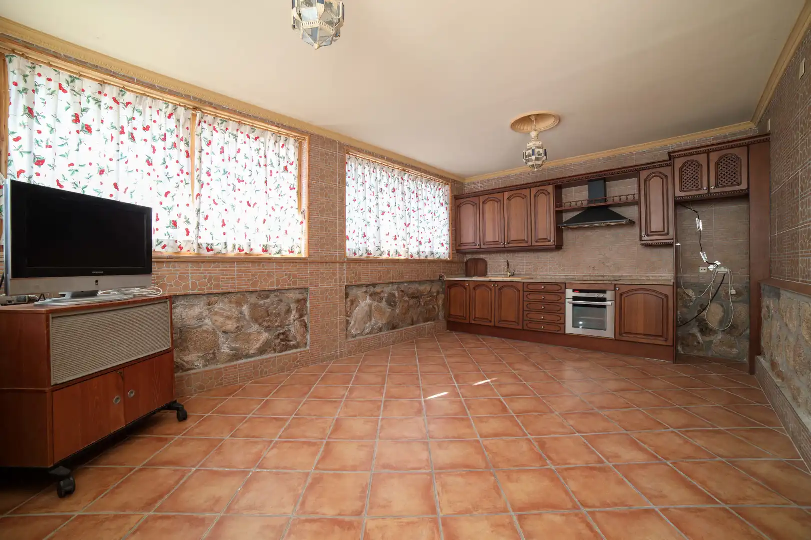 Cuina de Casa o xalet en venda en Arroyomolinos (Madrid) amb Aire condicionat, Calefacció i Jardí privat