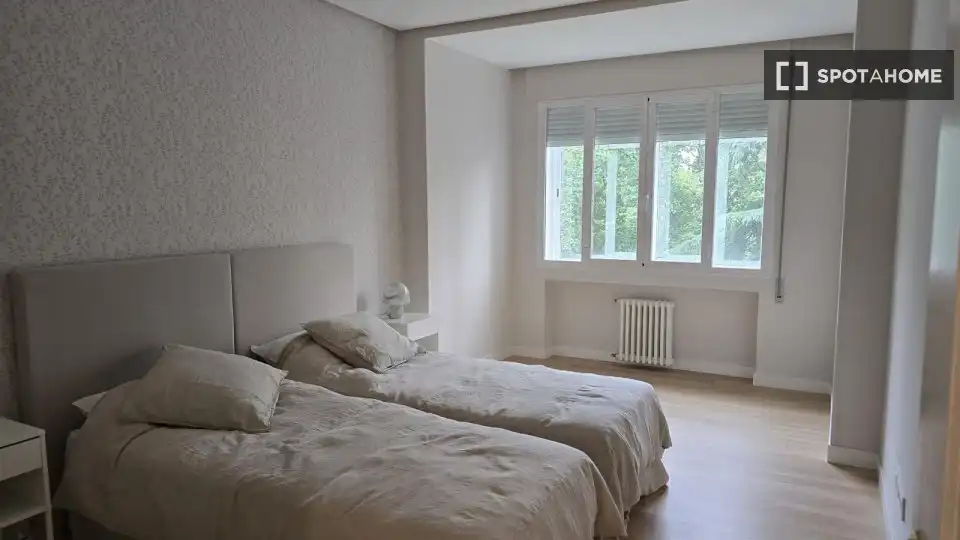 Bedroom of Flat for rent in Chamartín
