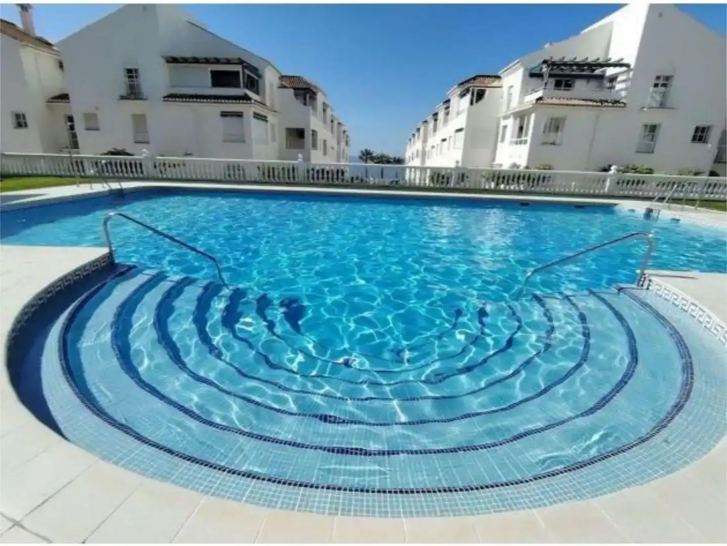 Piscina de Pis en venda en Nerja amb Piscina