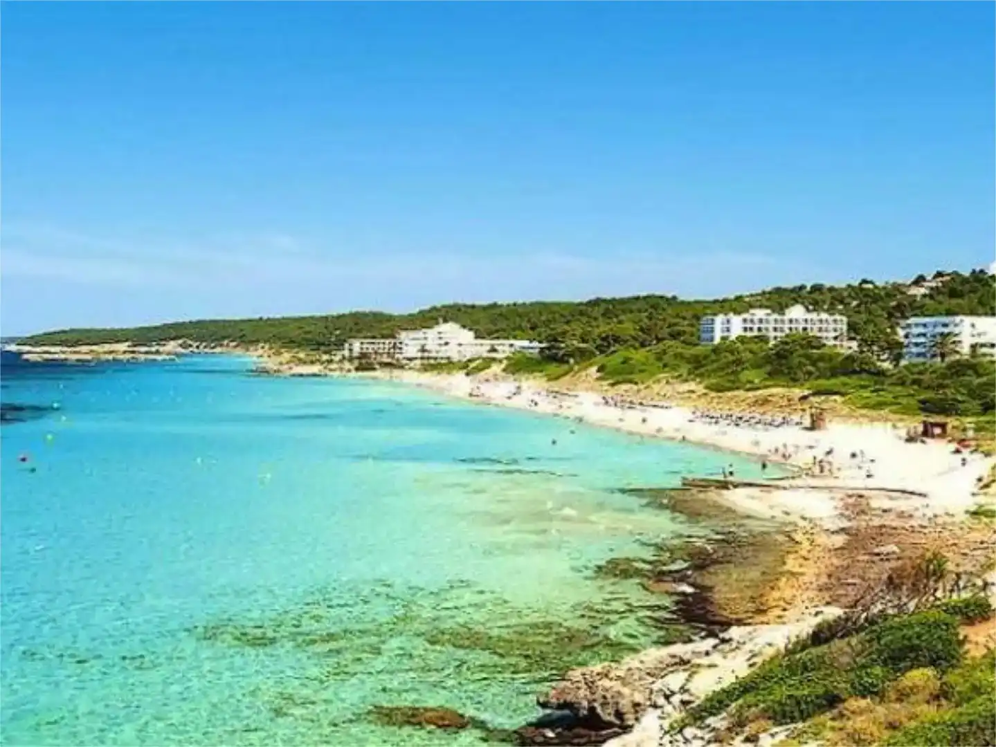 Vista exterior de Pis en venda en Es Migjorn Gran amb Jardí privat, Piscina i Moblat