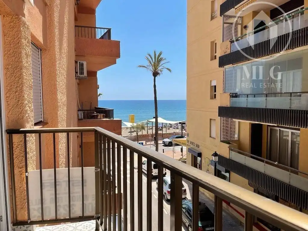 Schlafzimmer von Wohnungen zum Verkauf in Fuengirola mit Klimaanlage, Heizung und Terrasse