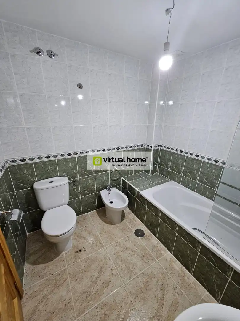 Baño de Casa o chalet en venta en La Nucia con Jardín privado, Terraza y Trastero