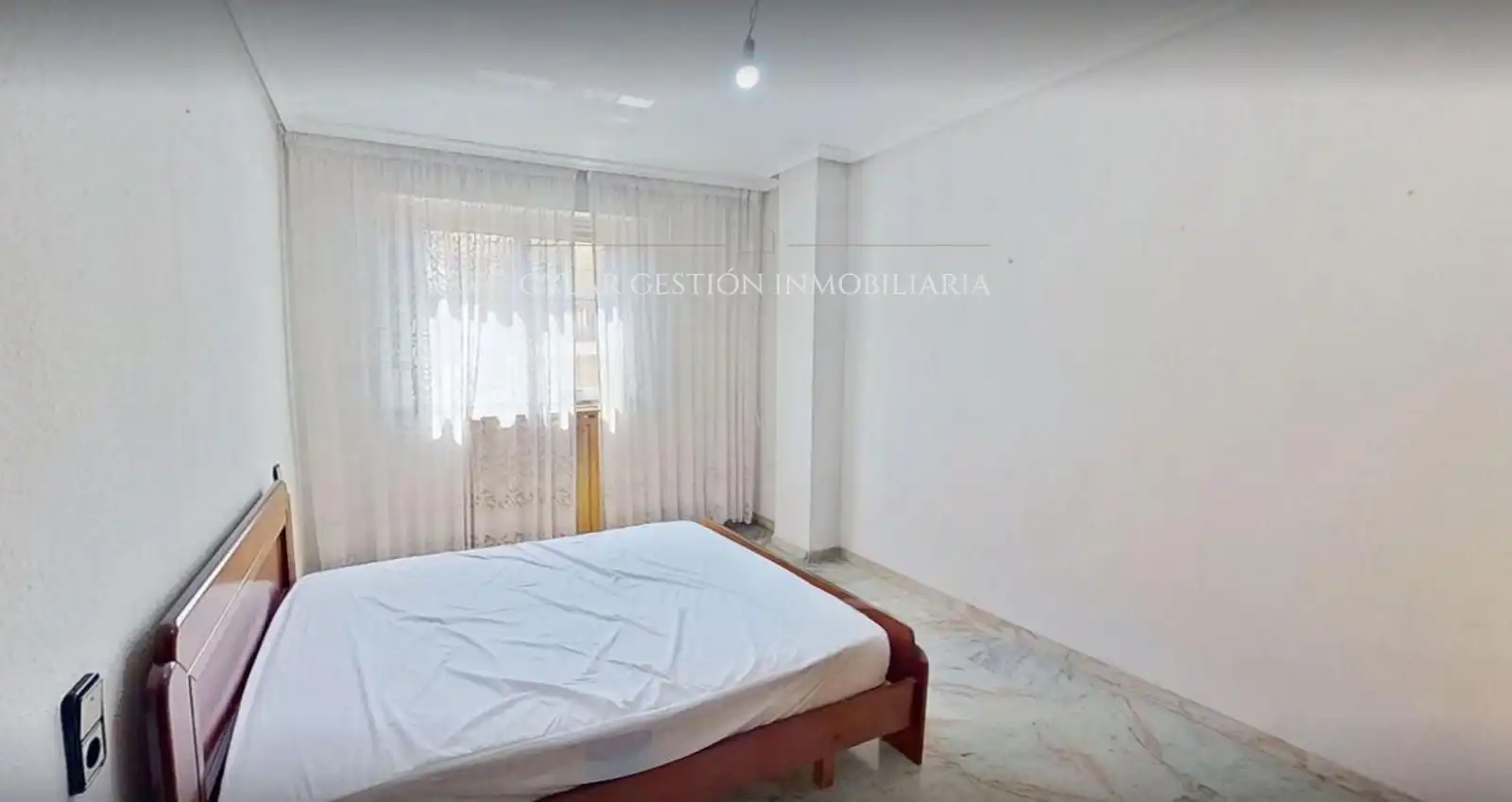 Habitación de Piso en venta en Salamanca con Calefacción, Terraza y Piscina