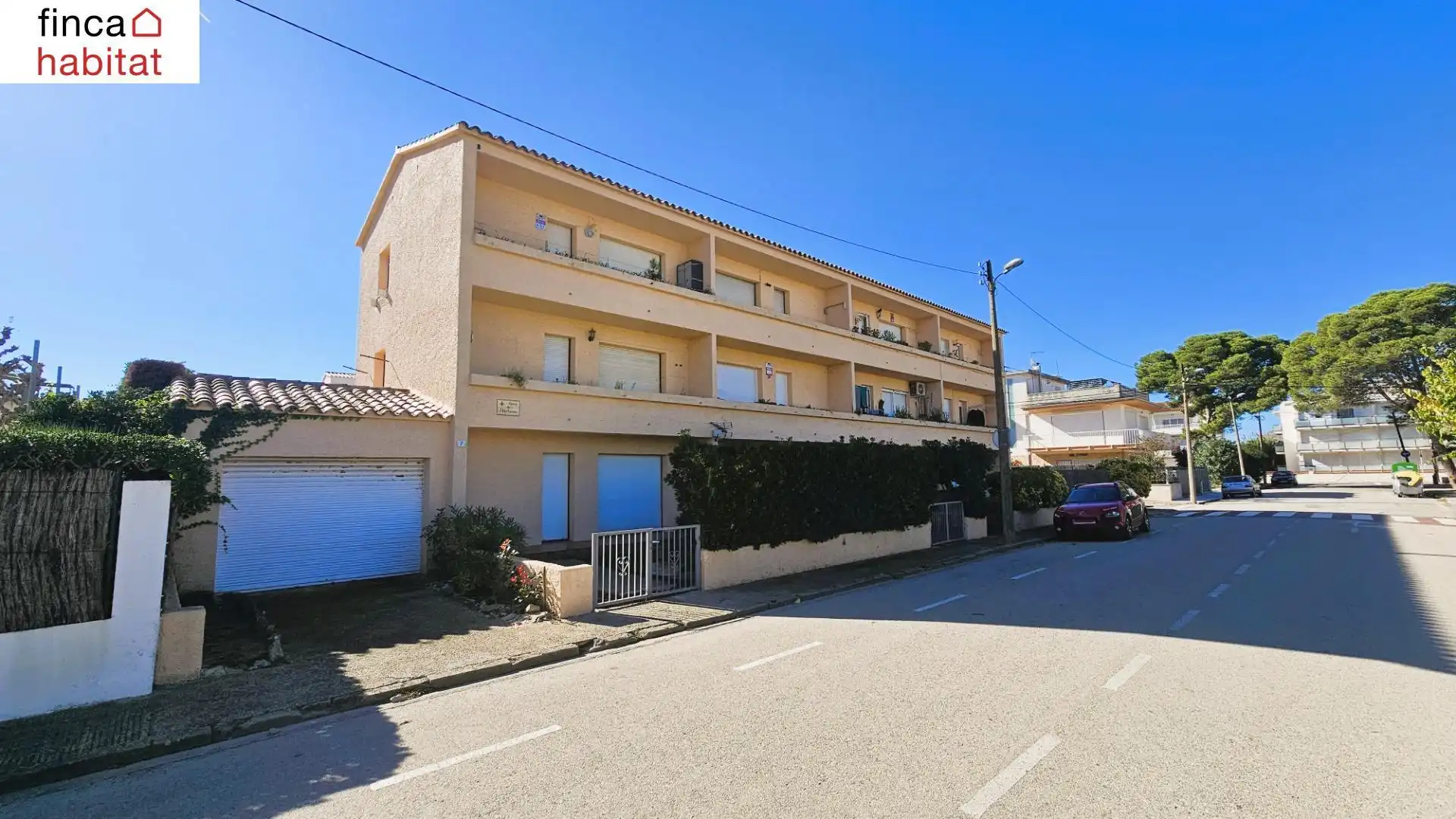 Vista exterior de Apartamento en venta en L'Estartit con Terraza