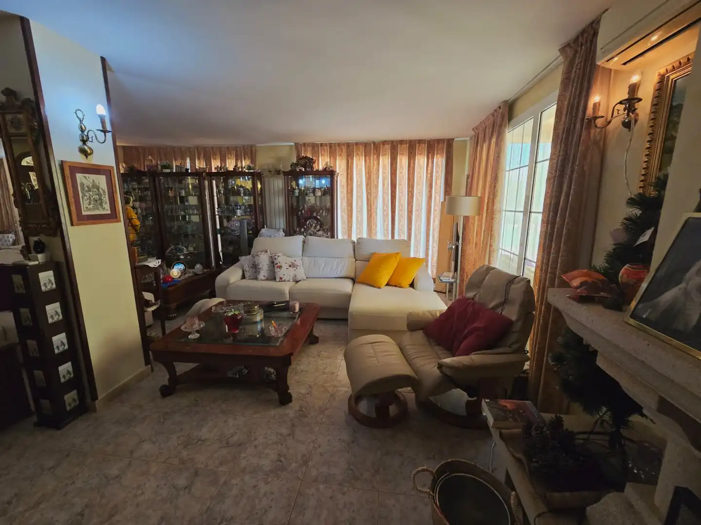 Sala de estar de Casa o chalet en venta en Creixell con Aire acondicionado, Calefacción y Jardín privado