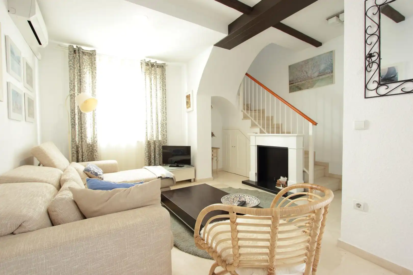 Living room of Duplex for sale in  Sevilla Capital  with Air Conditioner and Furnished