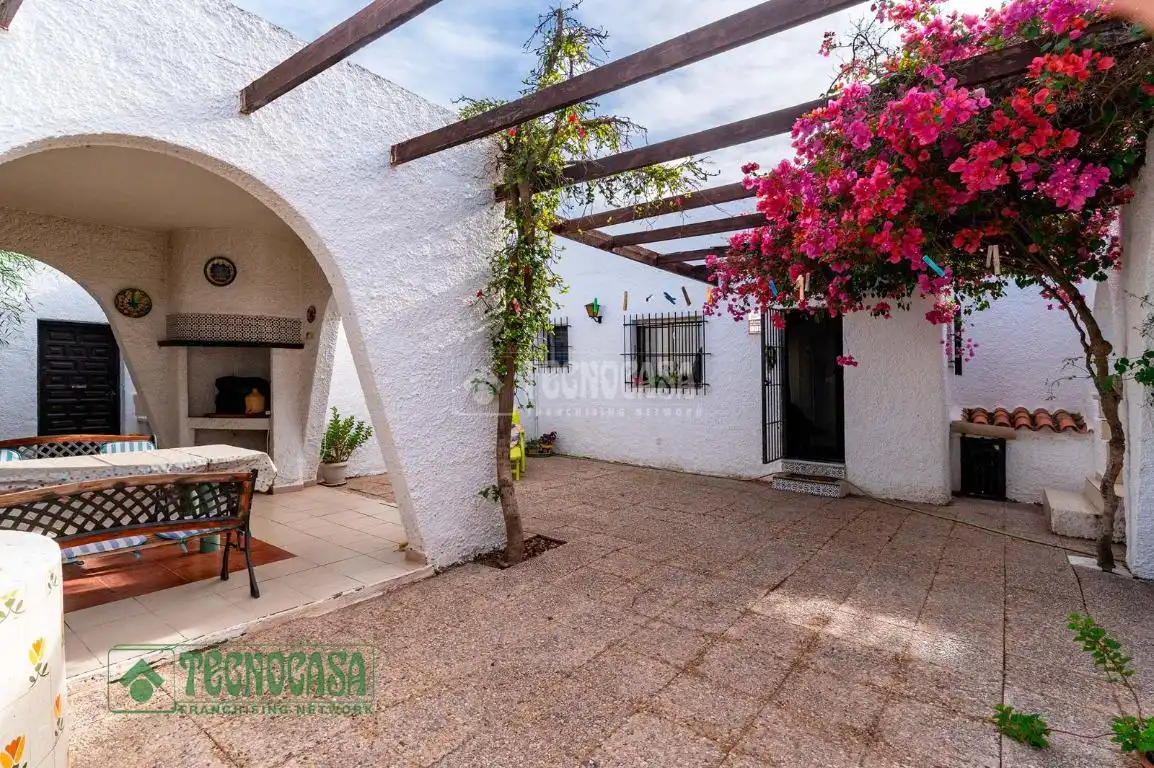 Garden of Houses for sale in Roquetas de Mar