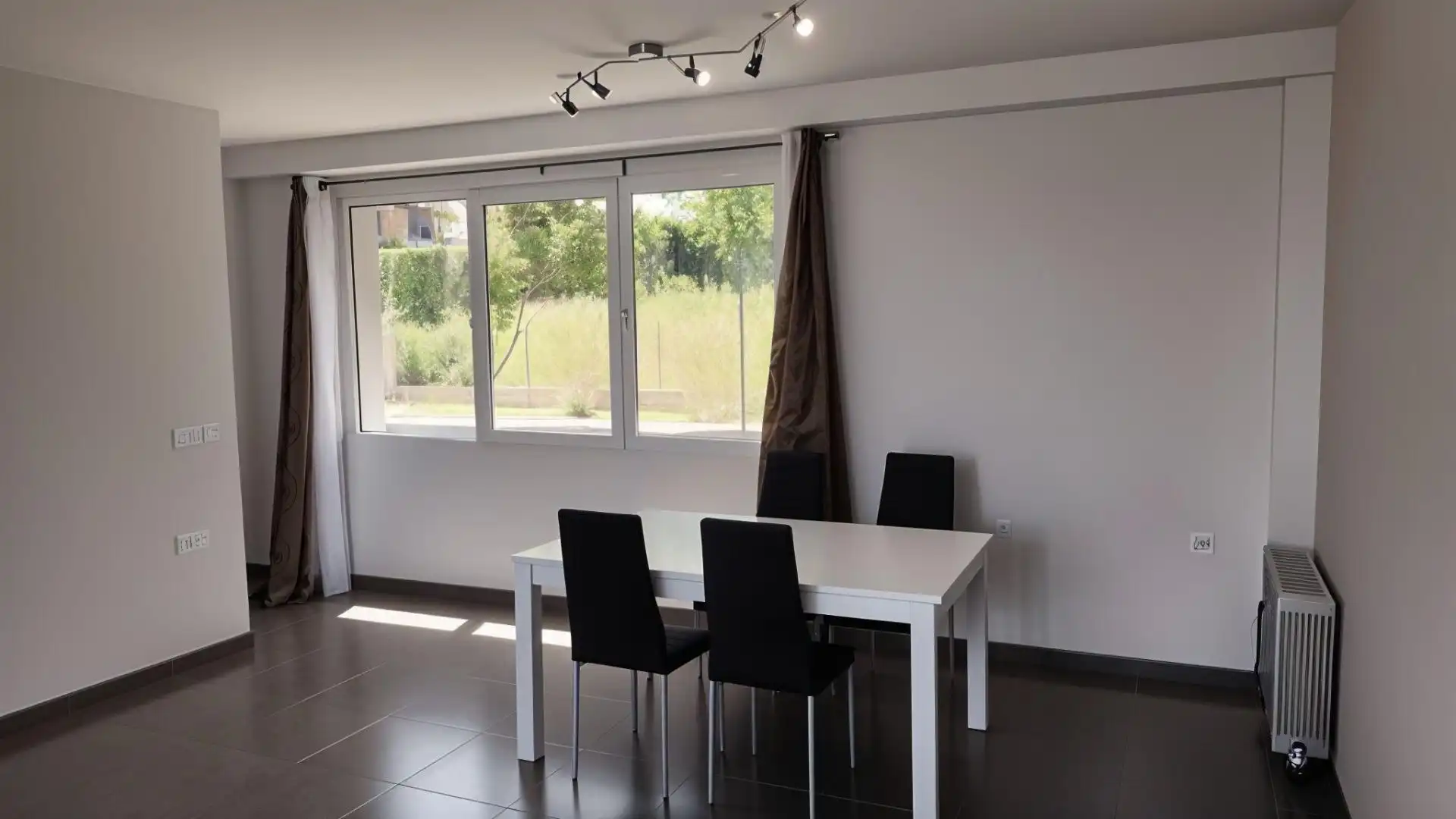Detached house with terrace to rent in Calle NAVARRO REVERTER, imagen 3