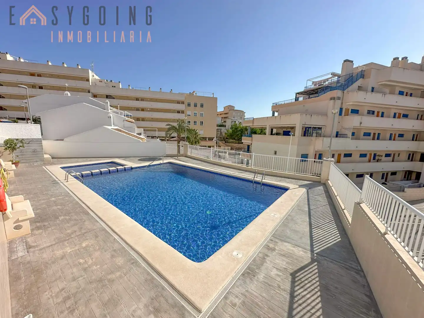 Piscina de Casa adosada en venda en Santa Pola amb Aire condicionat, Jardí privat i Terrassa