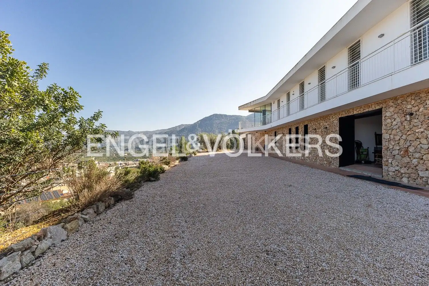 Vista exterior de Casa o xalet de lloguer en Tavernes de la Valldigna amb Aire condicionat, Calefacció i Jardí privat