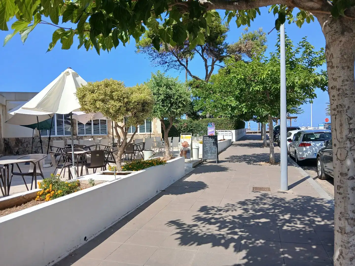 Vista exterior de Local de alquiler en Playa de Gandia