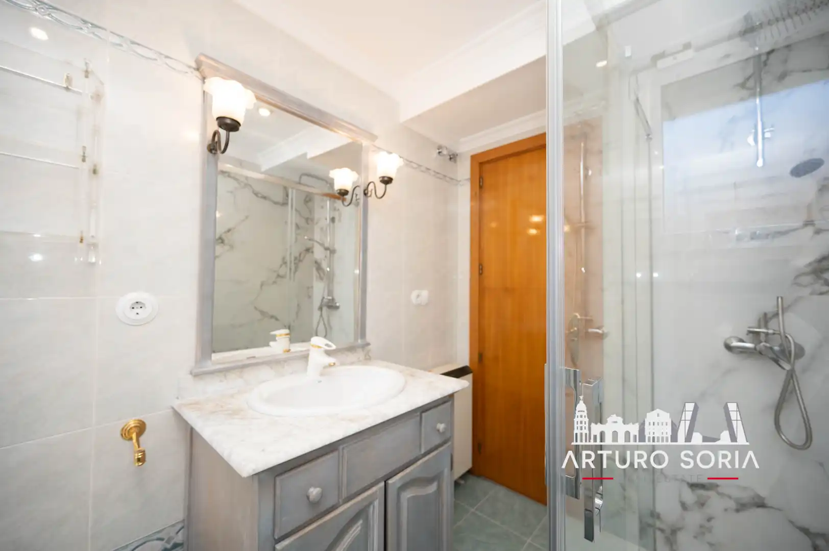 Badezimmer von Wohnung zur Miete in Madrid mit Klimaanlage, Heizung und Terrasse