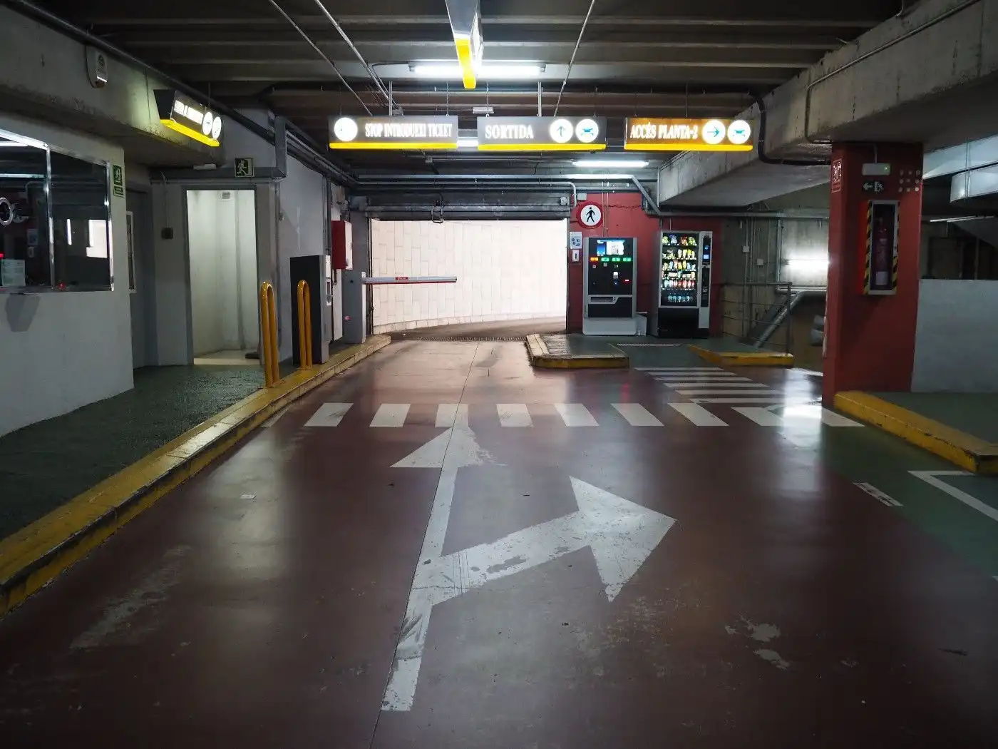 Parking of Garage for rent in Mataró  with Alarm