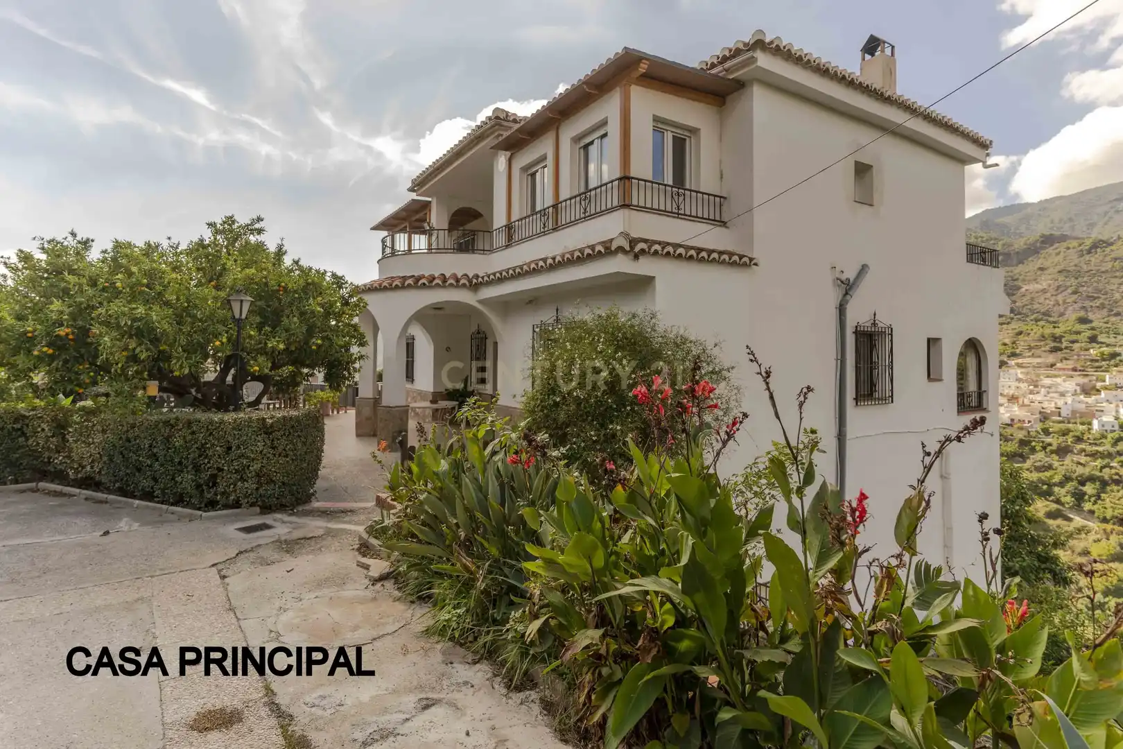 Vista exterior de Casa o xalet en venda en Los Guájares amb Aire condicionat, Jardí privat i Traster
