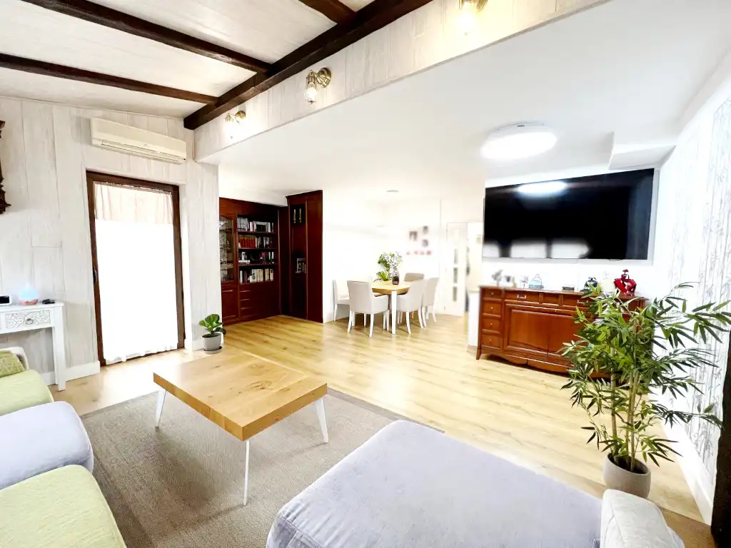 Sala d'estar de Àtic en venda en Alcalá de Henares amb Aire condicionat, Calefacció i Terrassa