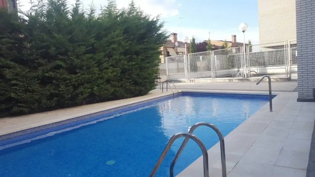 Schwimmbecken von Wohnung zur Miete in Valladolid mit Heizung, Privatgarten und Terrasse