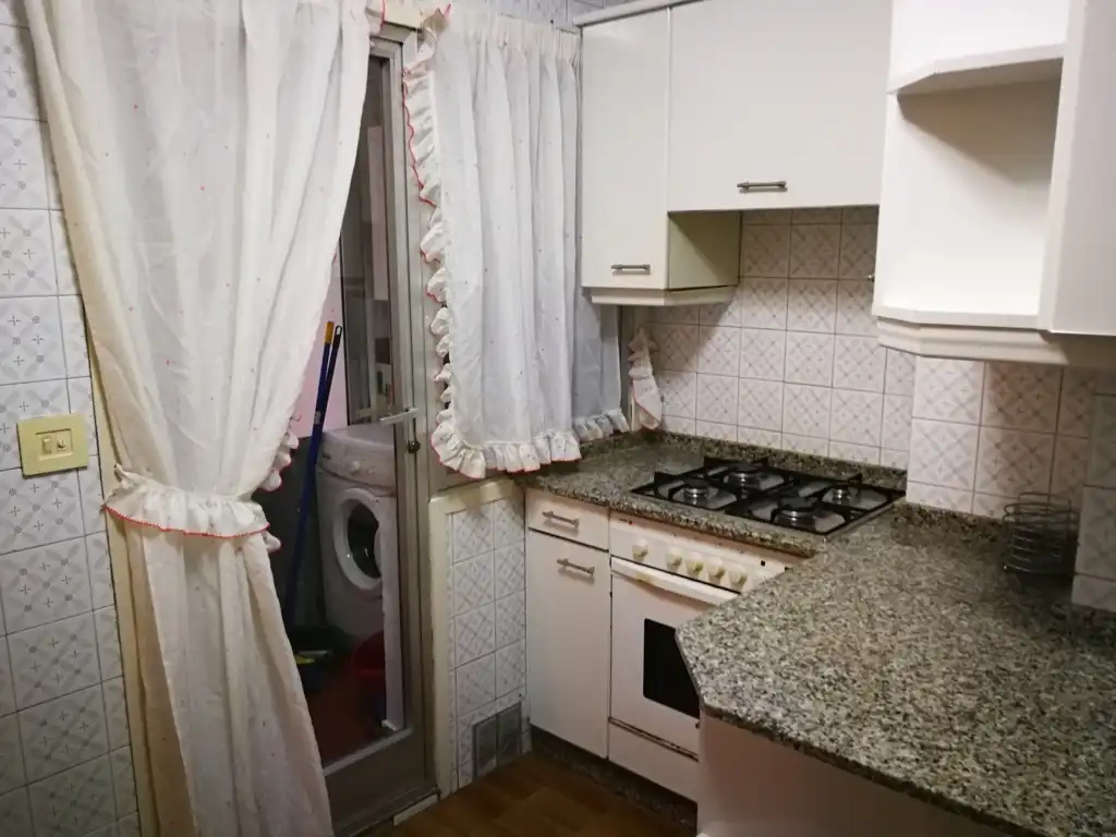 Wohnung zur Miete in Avenida de Vilagarcía, 13, Ensanche - Sar
