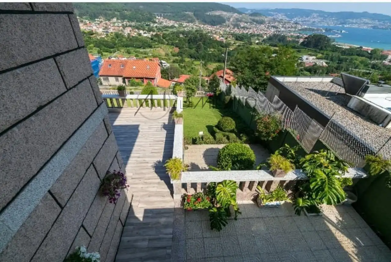 Terrassa de Casa o xalet en venda en Moaña amb Calefacció, Jardí privat i Terrassa