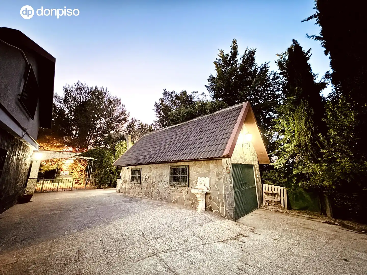Vista exterior de Casa o xalet en venda en Chauchina amb Jardí privat, Parquet i Terrassa