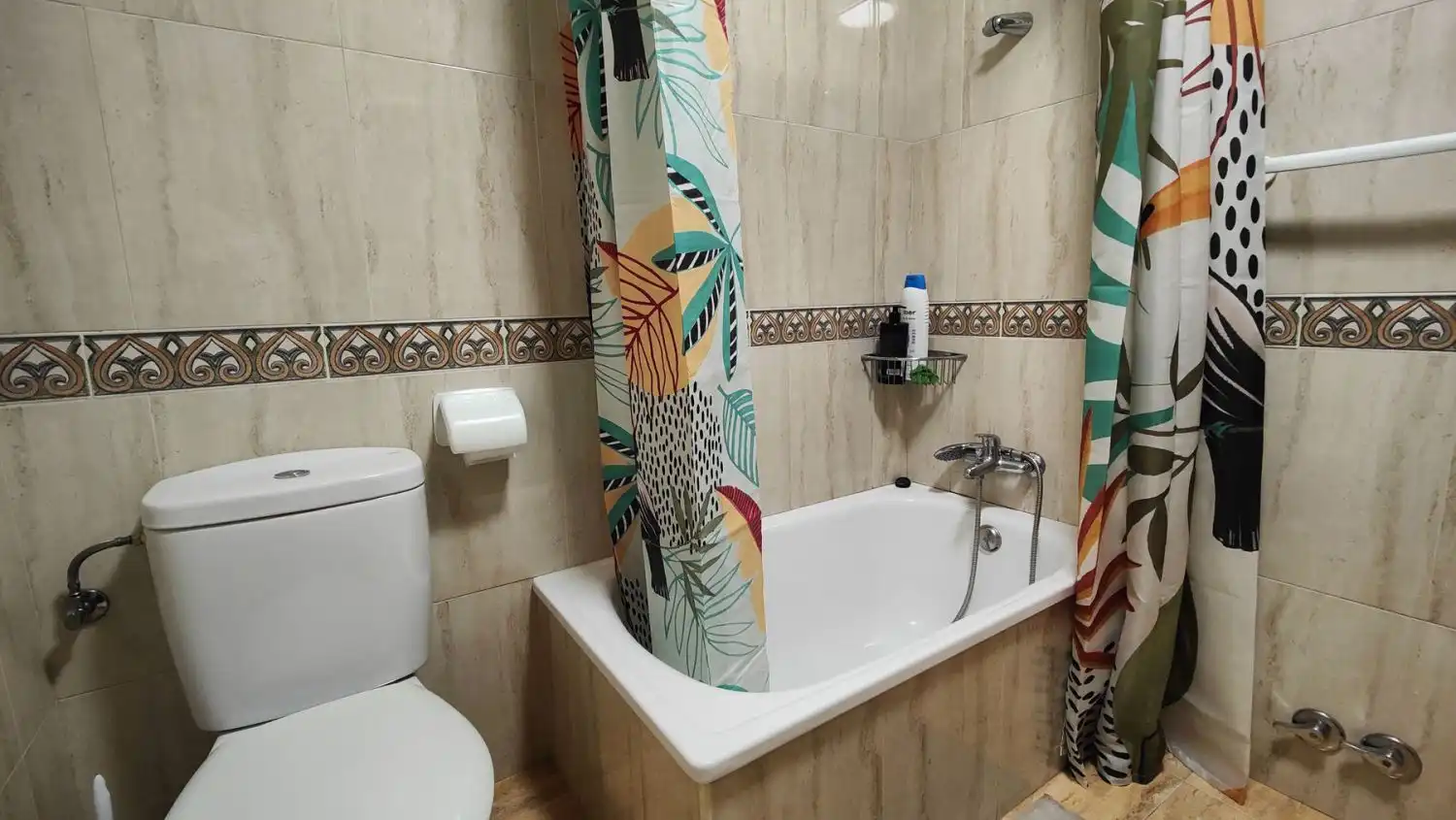 Badezimmer von Wohnung zur Miete in Gijón  mit Heizung und Möbliert