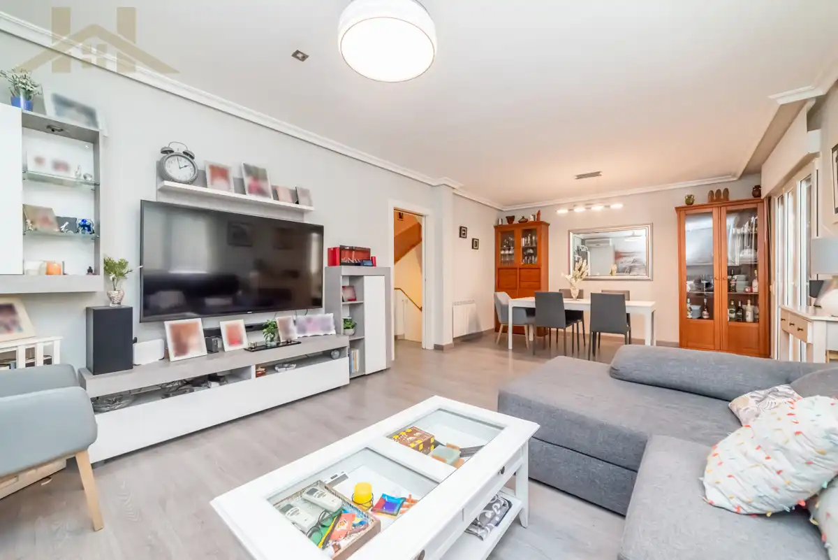 Living room of Detached homes for sale in Rivas-Vaciamadrid  with Air Conditioner, Heating and Private garden
