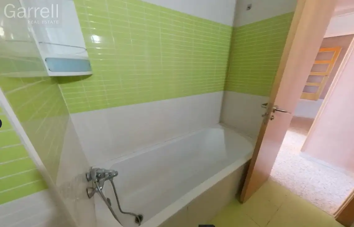 Badezimmer von Wohnung zum Verkauf in Tarragona mit Balkon