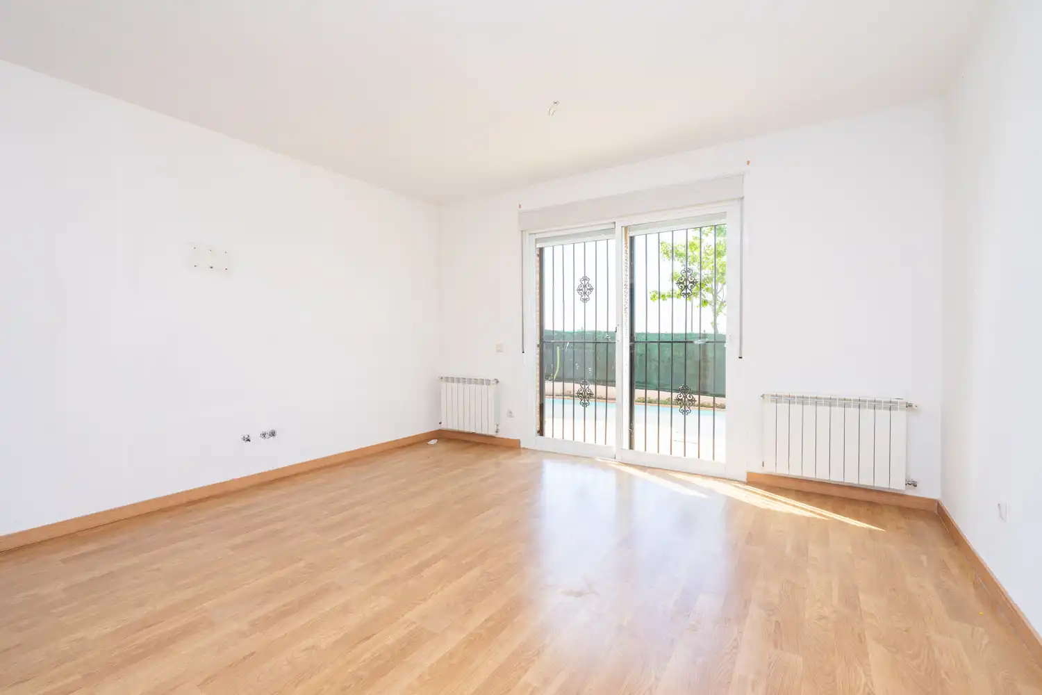 Sala de estar de Casa adosada en venta en Santa Cruz del Retamar con Calefacción y Piscina
