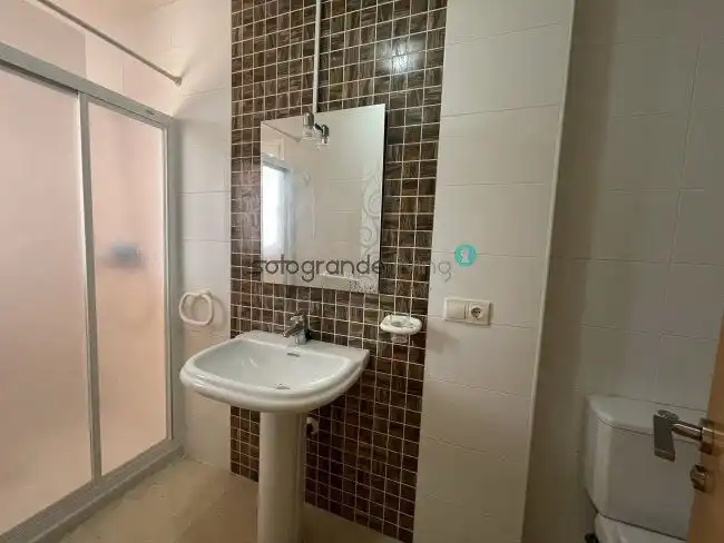 Baño de Apartamento en venta en Sotogrande con Aire acondicionado, Calefacción y Terraza