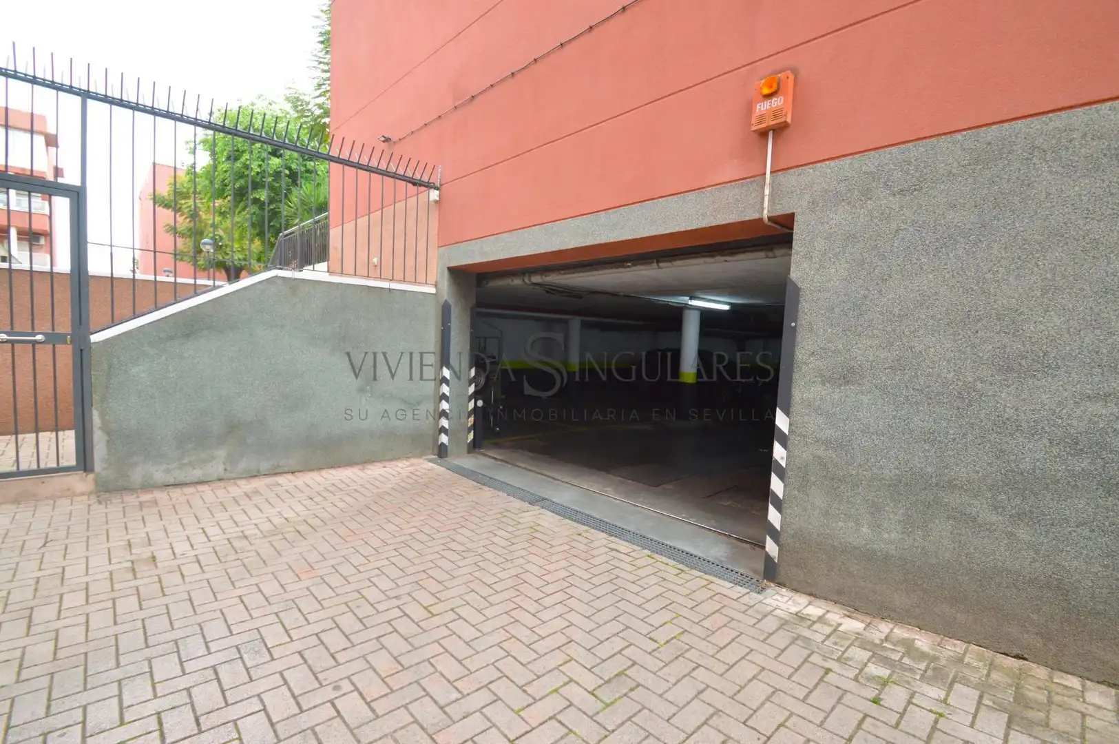 Parking of Detached homes for sale in Sevilla  with Air Conditioner, Private garden and Terrace