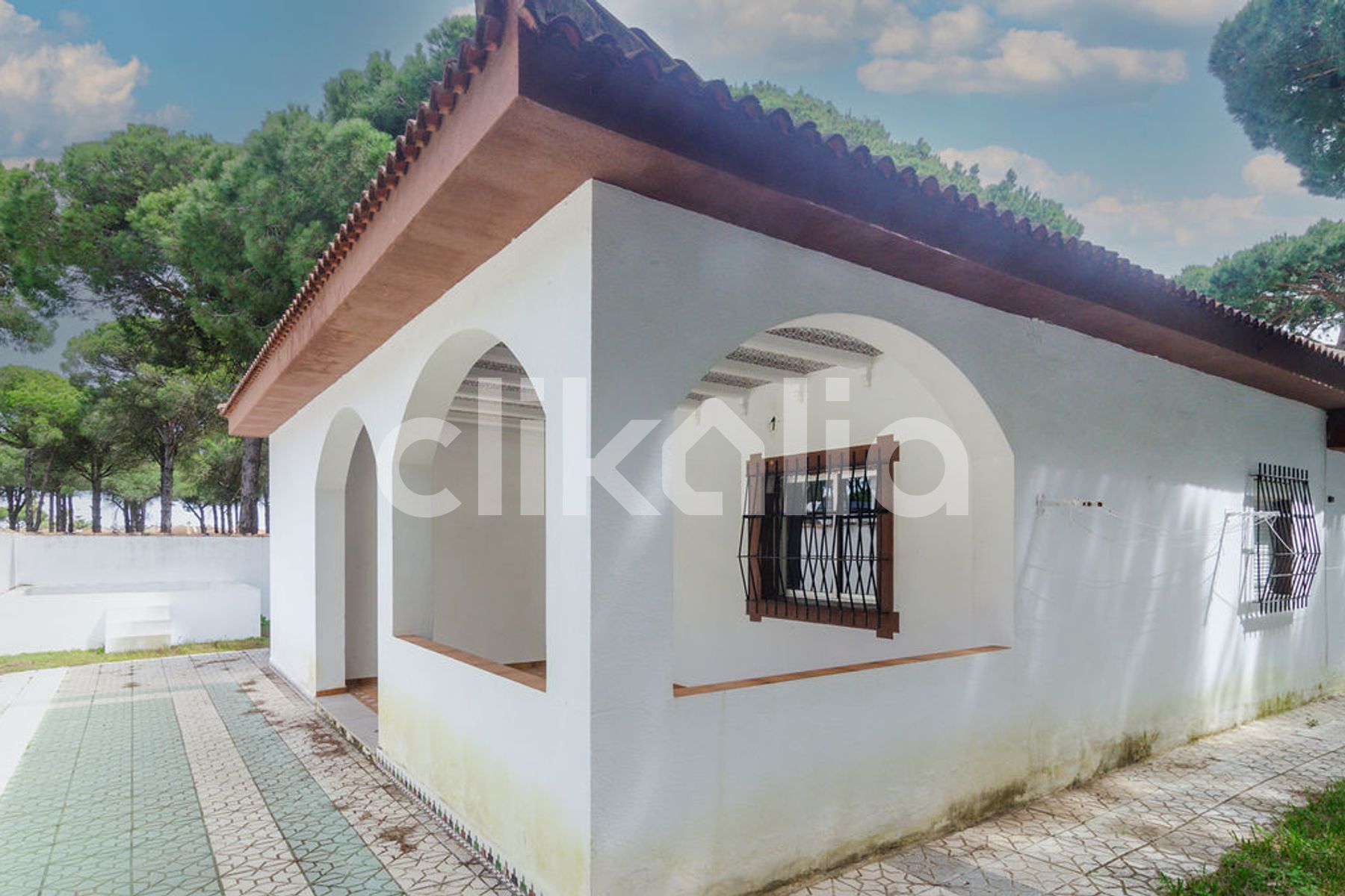 Vista exterior de Casa o xalet en venda en Chiclana de la Frontera amb Calefacció, Terrassa i Traster