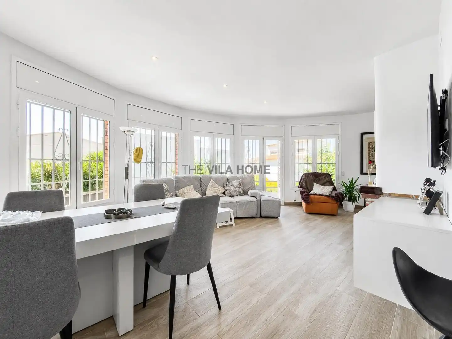 Sala de estar de Casa o chalet en venta en Vilanova i la Geltrú con Aire acondicionado, Calefacción y Jardín privado